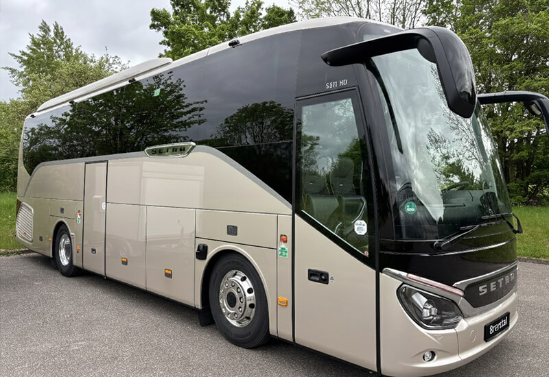 Midicar Setra de 35 places, vu de profil