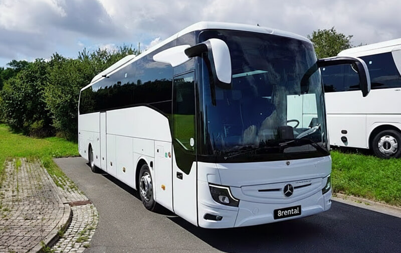 Autocar Mercedes-Benz Tourismo de 49 places, extérieur